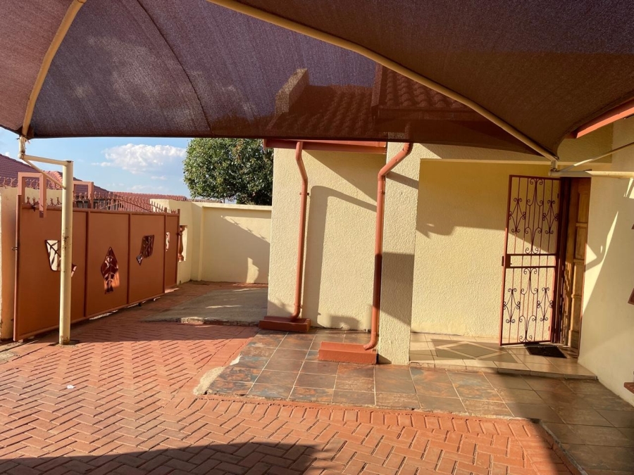 3 Bedroom Property for Sale in Tlhabane West North West